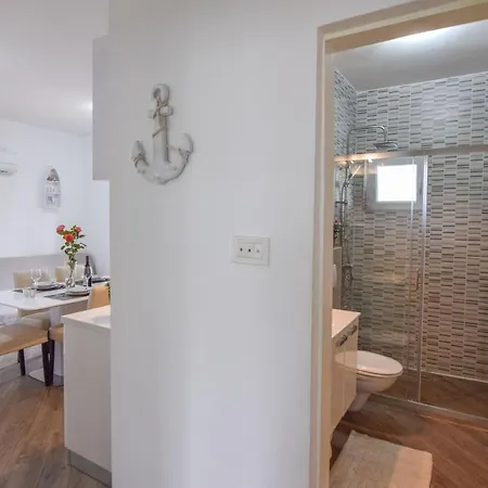 Apartment Pocrnja Rogoznica (Sibenik-Knin)