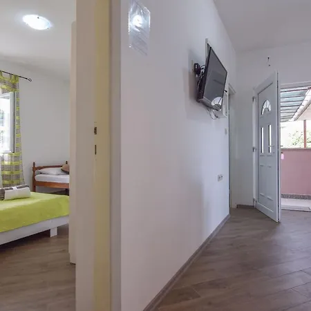 Apartment Pocrnja