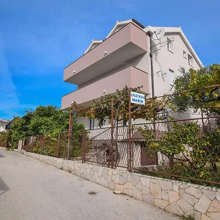 Pocrnja Apartment