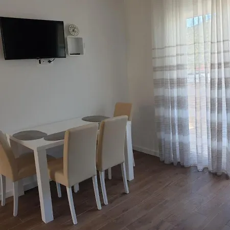 Apartment Pocrnja