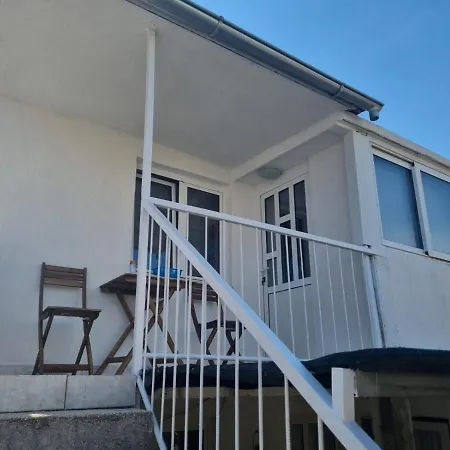 Pocrnja Apartment