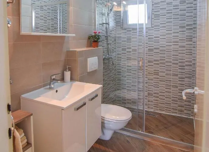 Pocrnja * Rogoznica (Sibenik-Knin)