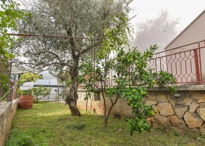 Pocrnja Apartman Rogoznica