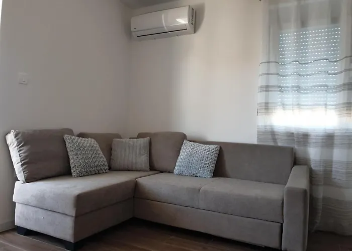 Apartman Pocrnja Rogoznica