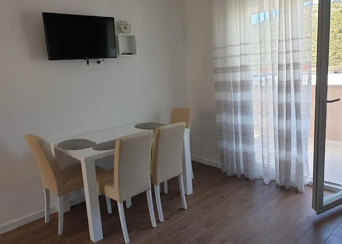 Apartman Pocrnja