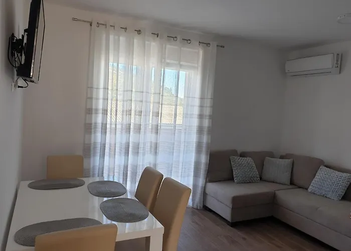 Pocrnja Apartman