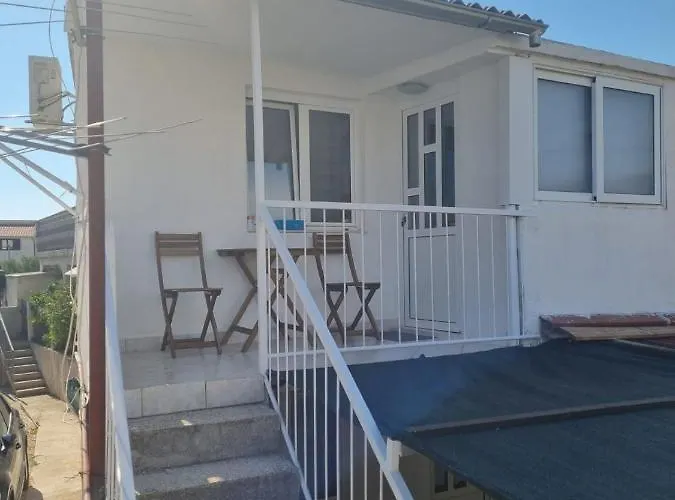 Daire Pocrnja Rogoznica (Sibenik-Knin)